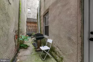802 S 4th St, Philadelphia, PA 19147 - Photo 12