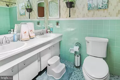 9916 S Canterbury Road, Philadelphia, PA 19114 - Photo 10