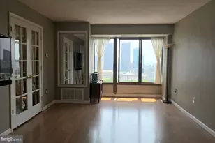 2001 Hamilton St, Philadelphia, PA 19130 - Photo 6