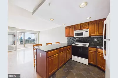 2001 Hamilton Street #1916, Philadelphia, PA 19130 - Photo 2