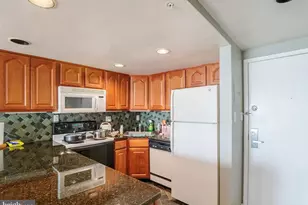 2001 Hamilton St, Philadelphia, PA 19130 - Photo 4