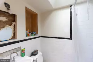 1831 Farrington Rd, Philadelphia, PA 19151 - Photo 16