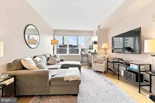 1425 Locust St, Philadelphia, PA 19102 - Photo 4