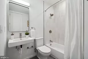 225 N 12th St, Philadelphia, PA 19107 - Photo 12