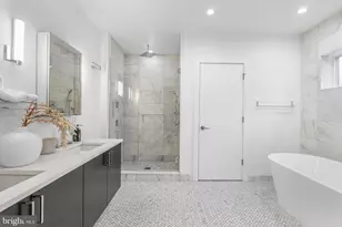 237 N 23rd St, Philadelphia, PA 19103 - Photo 12