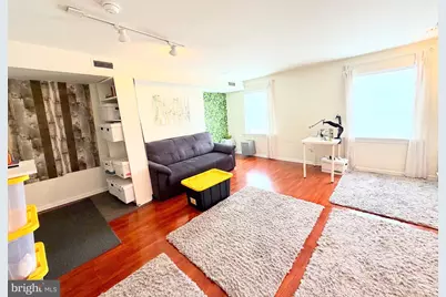 1209 Locust Street #3F, Philadelphia, PA 19107 - Photo 2