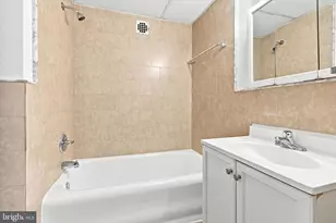 1324 Locust St, Philadelphia, PA 19107 - Photo 12