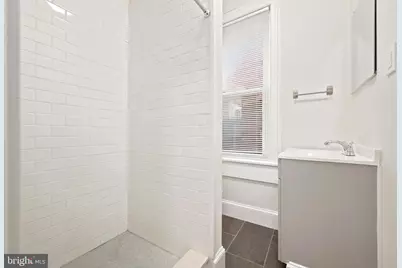 718 S 3rd Street #UNIT 2R, Philadelphia, PA 19147 - Photo 2