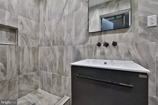 725 S 6th St, Philadelphia, PA 19147 - Photo 34