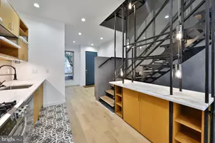 725 S 6th St, Philadelphia, PA 19147 - Photo 2
