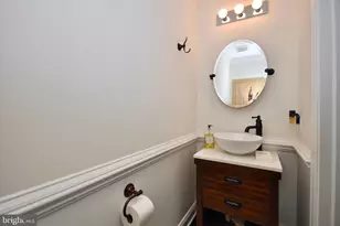 3201 Capri Dr, Philadelphia, PA 19145 - Photo 18