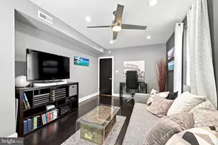 2335 Carpenter St, Philadelphia, PA 19146 - Photo 32
