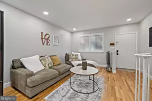 2126 S Iseminger St, Philadelphia, PA 19148 - Photo 2