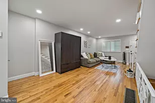 2126 S Iseminger St, Philadelphia, PA 19148 - Photo 4