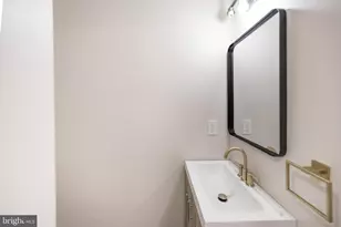 521 N Douglas St, Philadelphia, PA 19108 - Photo 12