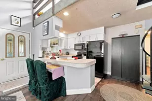9209 Hegerman St, Philadelphia, PA 19114 - Photo 4