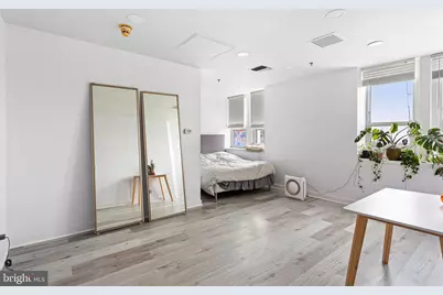 1100 Vine Street #1402, Philadelphia, PA 19107 - Photo 10