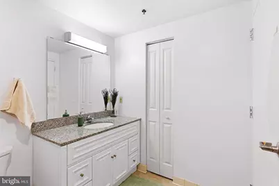 1100 Vine Street #1402, Philadelphia, PA 19107 - Photo 12