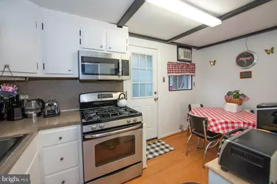 1715 S Iseminger Street, Philadelphia, PA 19148 - Photo 10