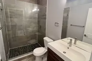 924 N 15th St, Philadelphia, PA 19130 - Photo 10