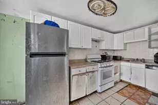7620 Sherwood Rd, Philadelphia, PA 19151 - Photo 10