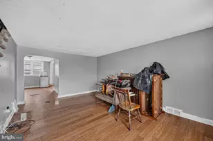 7620 Sherwood Rd, Philadelphia, PA 19151 - Photo 4