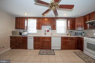 8910 Sylvia Ln, Philadelphia, PA 19115 - Photo 16