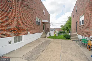 8910 Sylvia Ln, Philadelphia, PA 19115 - Photo 4