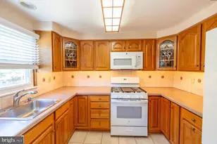 700 Susquehanna Rd, Philadelphia, PA 19111 - Photo 16