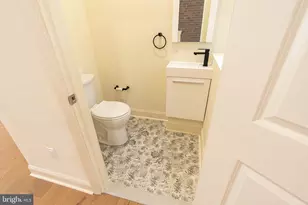 2018 S Garnet St, Philadelphia, PA 19145 - Photo 4