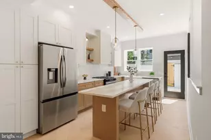 2431 9th Street S, Philadelphia, PA 19148 - Photo 16