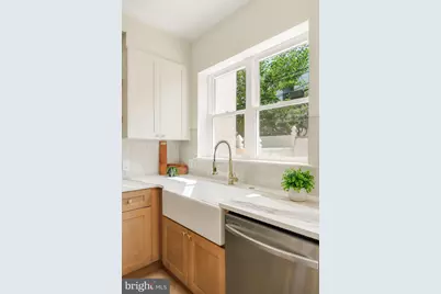 2431 9th Street S, Philadelphia, PA 19148 - Photo 22