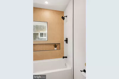 2431 9th Street S, Philadelphia, PA 19148 - Photo 32