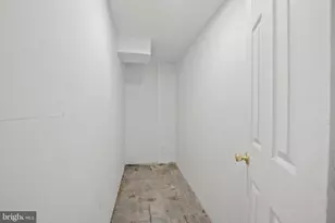 9878 Garvey Dr, Philadelphia, PA 19114 - Photo 36