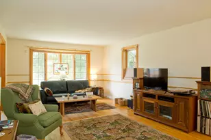 155 Stratford Dr, Philadelphia, PA 19115 - Photo 2