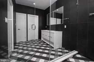 810 N Uber St, Philadelphia, PA 19130 - Photo 22