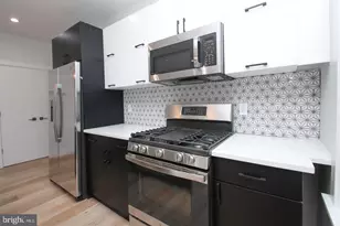 810 N Uber St, Philadelphia, PA 19130 - Photo 6