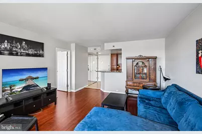 2001 Hamilton Street #703, Philadelphia, PA 19130 - Photo 2