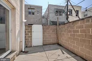 1202 Gerritt St, Philadelphia, PA 19147 - Photo 10