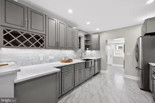 2303 St Albans St, Philadelphia, PA 19146 - Photo 2