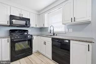 2713 Clayton St, Philadelphia, PA 19152 - Photo 2