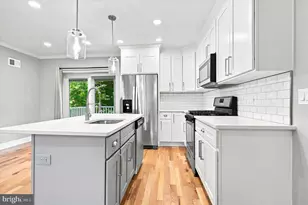 33 E Gorgas Ln, Philadelphia, PA 19119 - Photo 10
