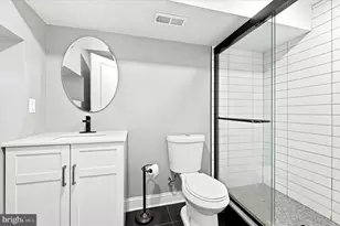 33 E Gorgas Ln, Philadelphia, PA 19119 - Photo 26
