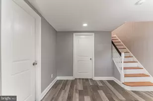 33 E Gorgas Ln, Philadelphia, PA 19119 - Photo 4