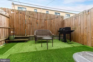 2147 Cross St, Philadelphia, PA 19146 - Photo 10
