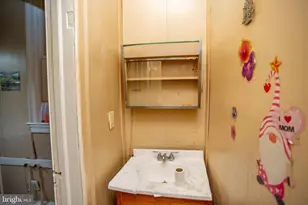 814 E Woodlawn St, Philadelphia, PA 19138 - Photo 34