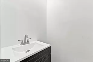 5726 W Jefferson St, Philadelphia, PA 19131 - Photo 10