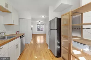 1517 S LeCount St, Philadelphia, PA 19146 - Photo 10