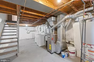 928 N Bambrey St, Philadelphia, PA 19130 - Photo 34