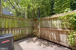 928 N Bambrey St, Philadelphia, PA 19130 - Photo 26